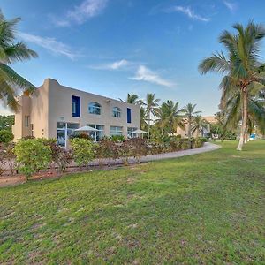 Three-Bedroom Villa Smoking